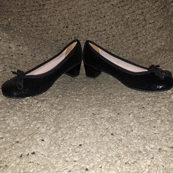PRETTY BALLERINAS-Black Sequined-Bow-Heel 1.75" Patent Leather-Sz 37-Near Mint - Picture 4 of 8